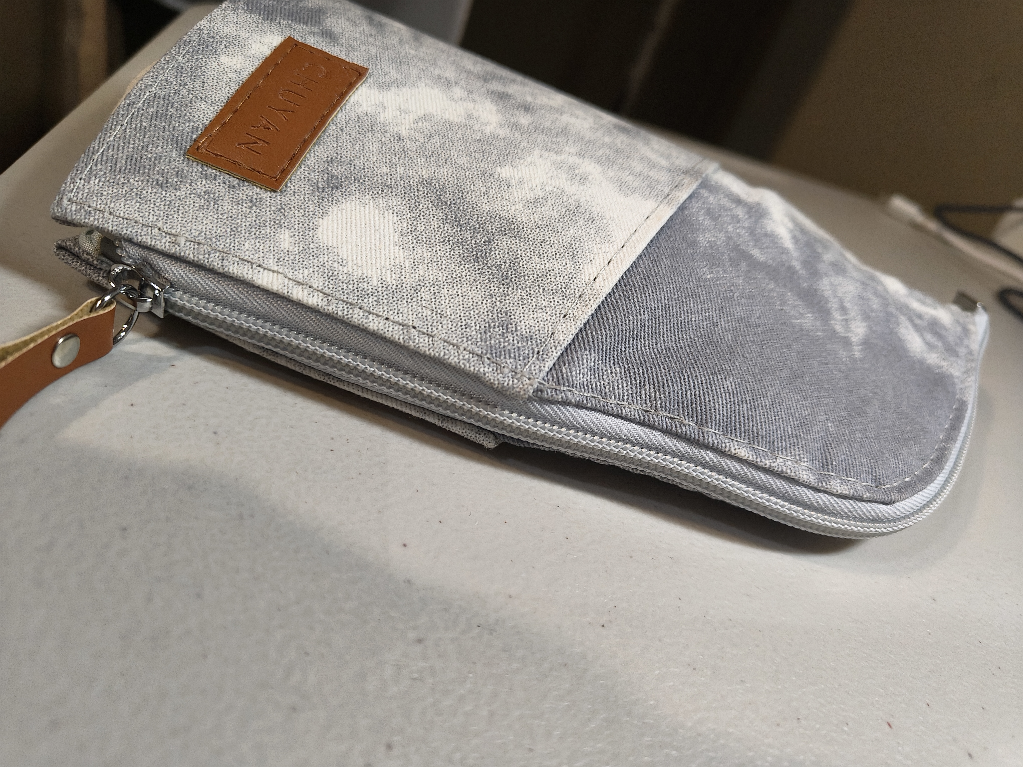 The sound of zipping the zipper