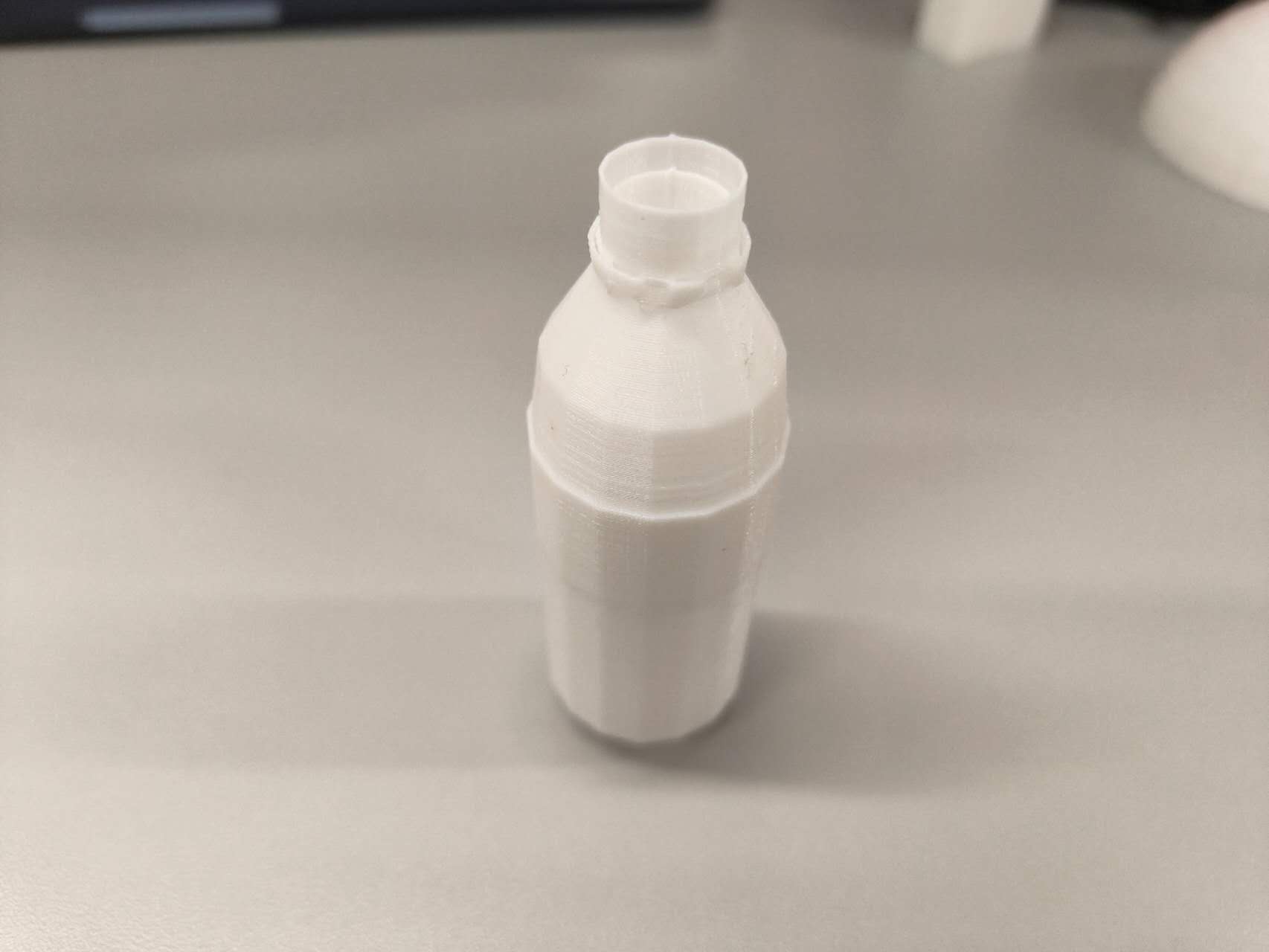 pThis my printed piece of a my modelling water bottle. <div class='container'><iframe class='responsive-iframe' src='https://hudak.phoenix.sheridanc.on.ca/P1Stuff/Index.html'></iframe></div>