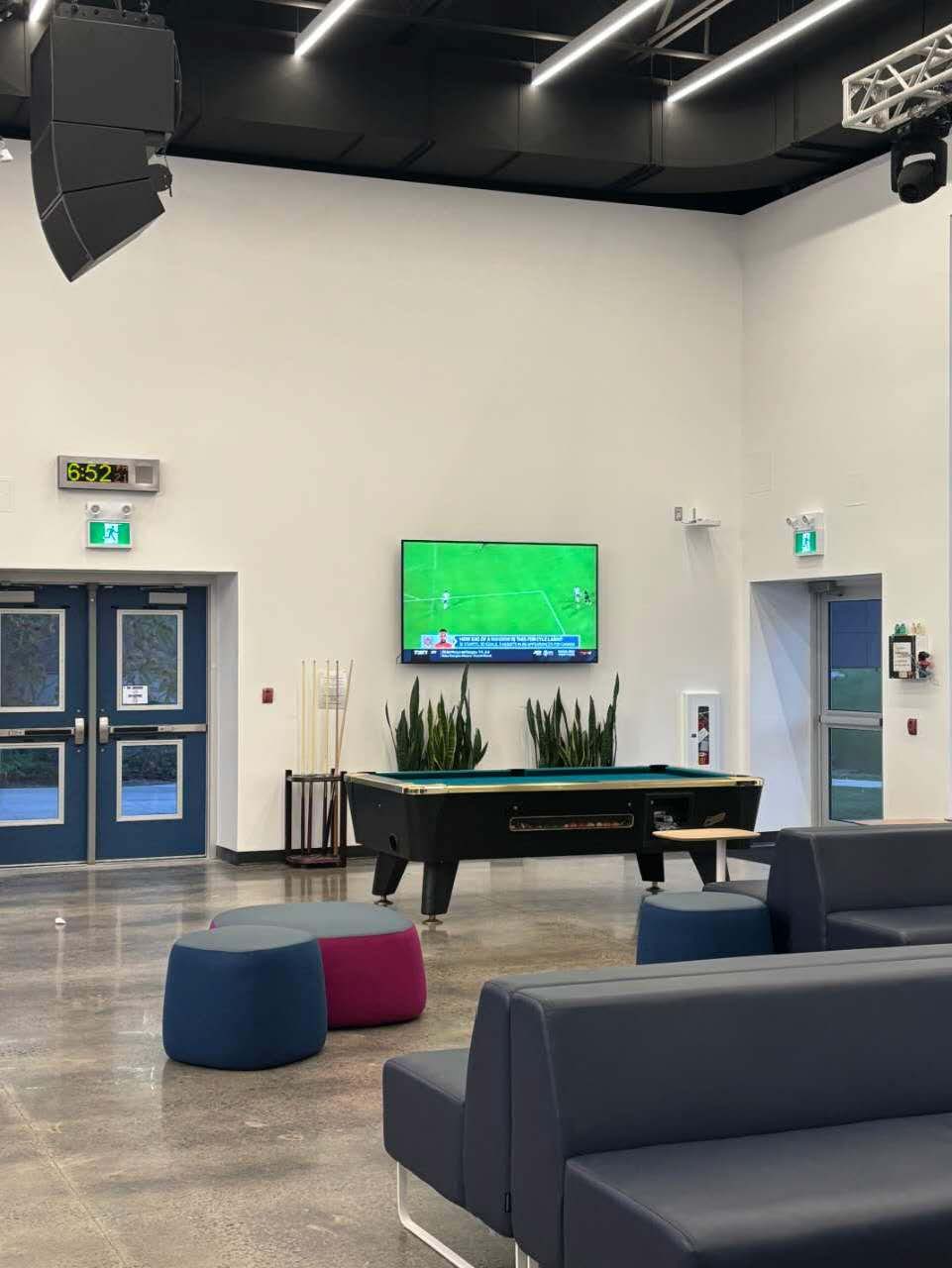 This is the photo of the interior view from the first floor of SSU building.